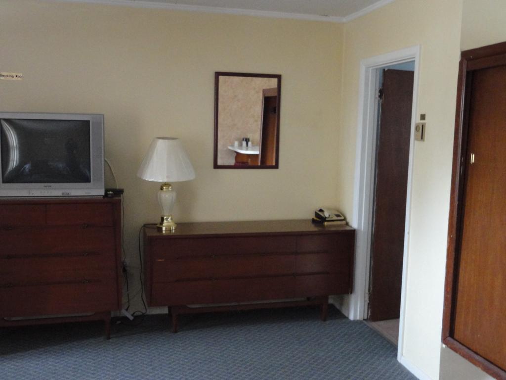 Hipwell's Motel Fonthill Buitenkant foto